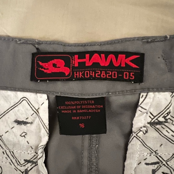 Gray shorts - Picture 6 of 6